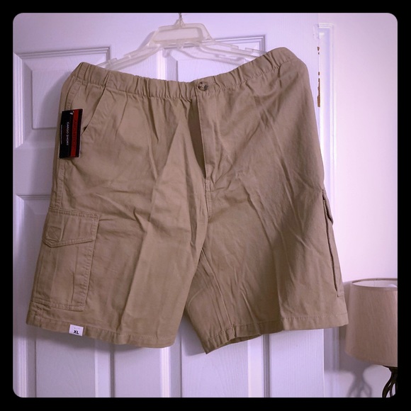 Men’s brand new cargo shorts xl khaki - Picture 1 of 3